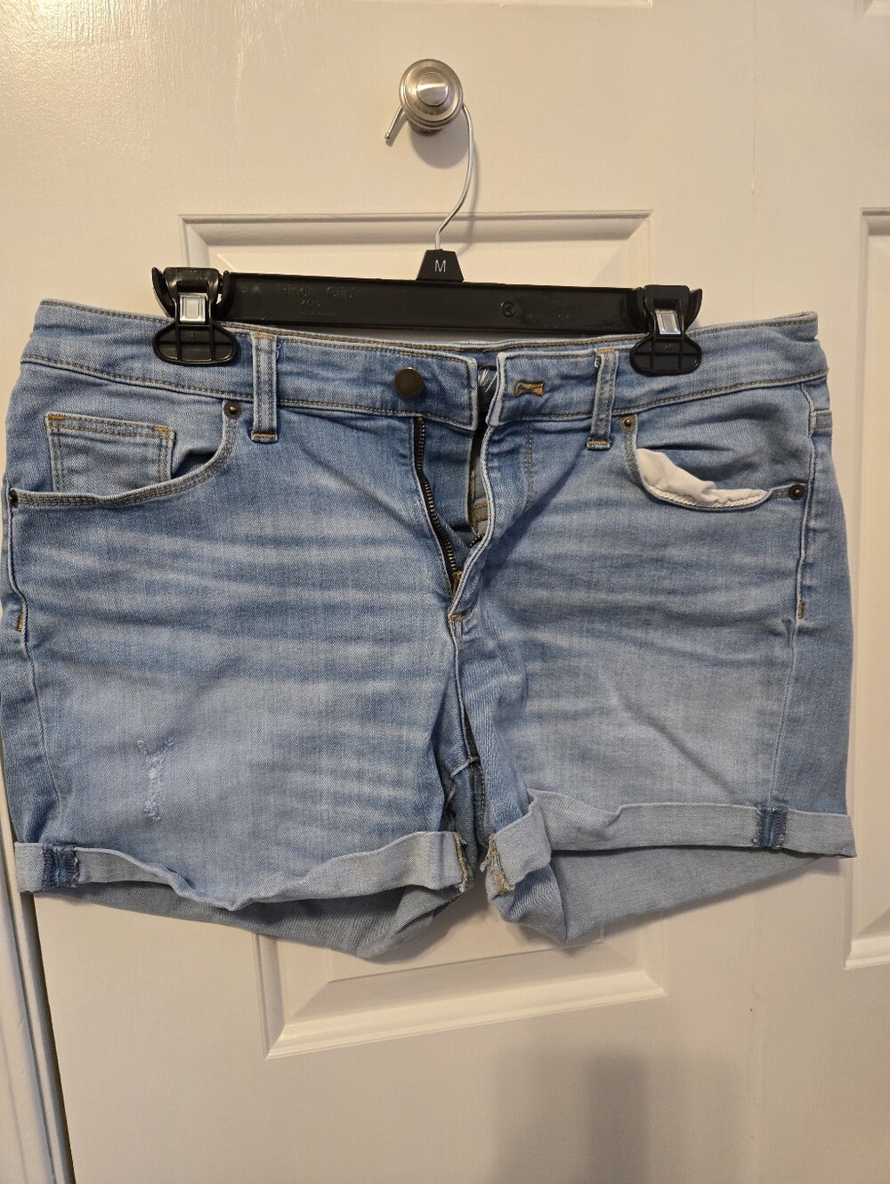 Light Blue Denim Rolled-Hem Women’s Shorts By Universal Threads